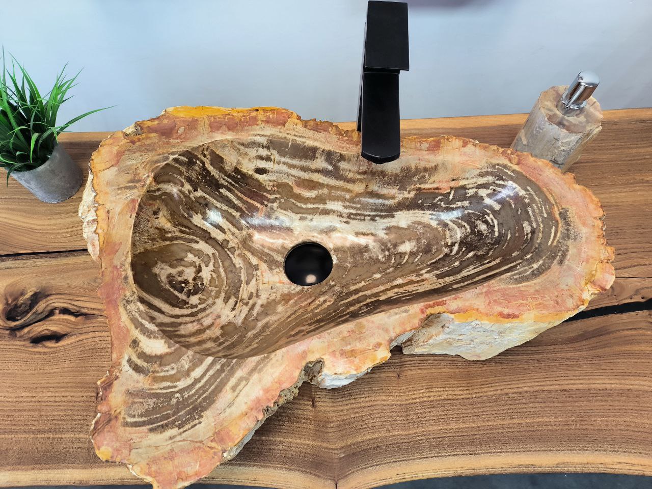 photo_2025-05-14_16-09-55