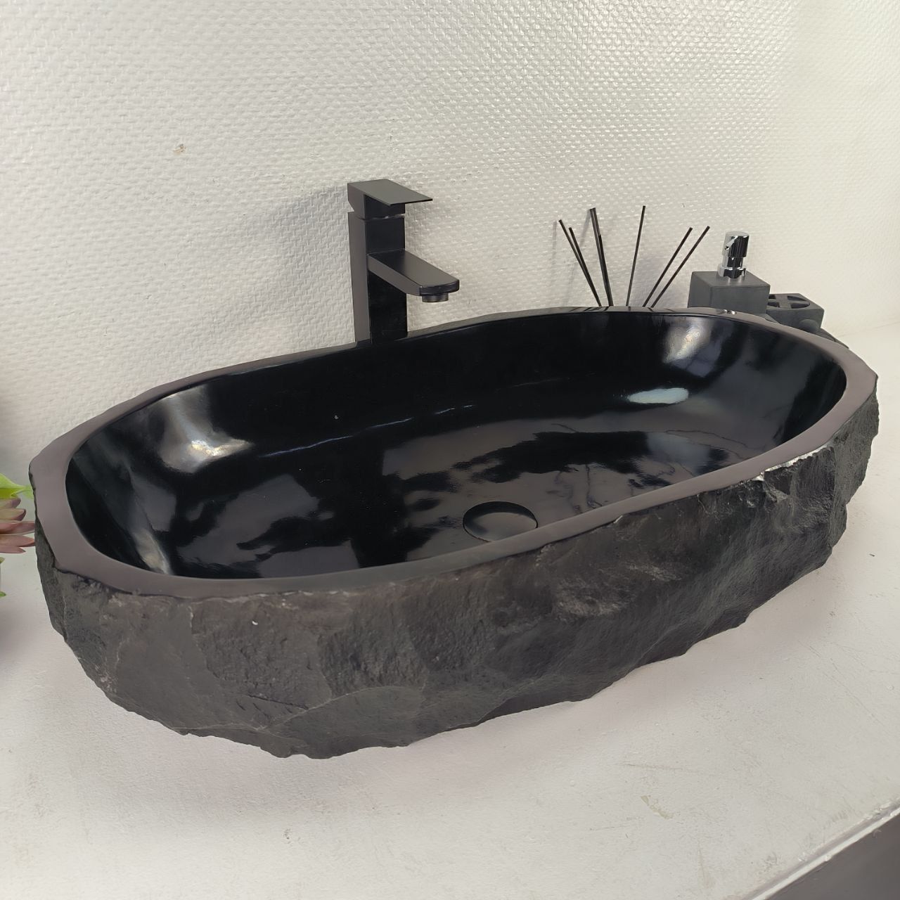 Раковина из андезита Erozy Black EA-65002 70*40*15 из натурального камня