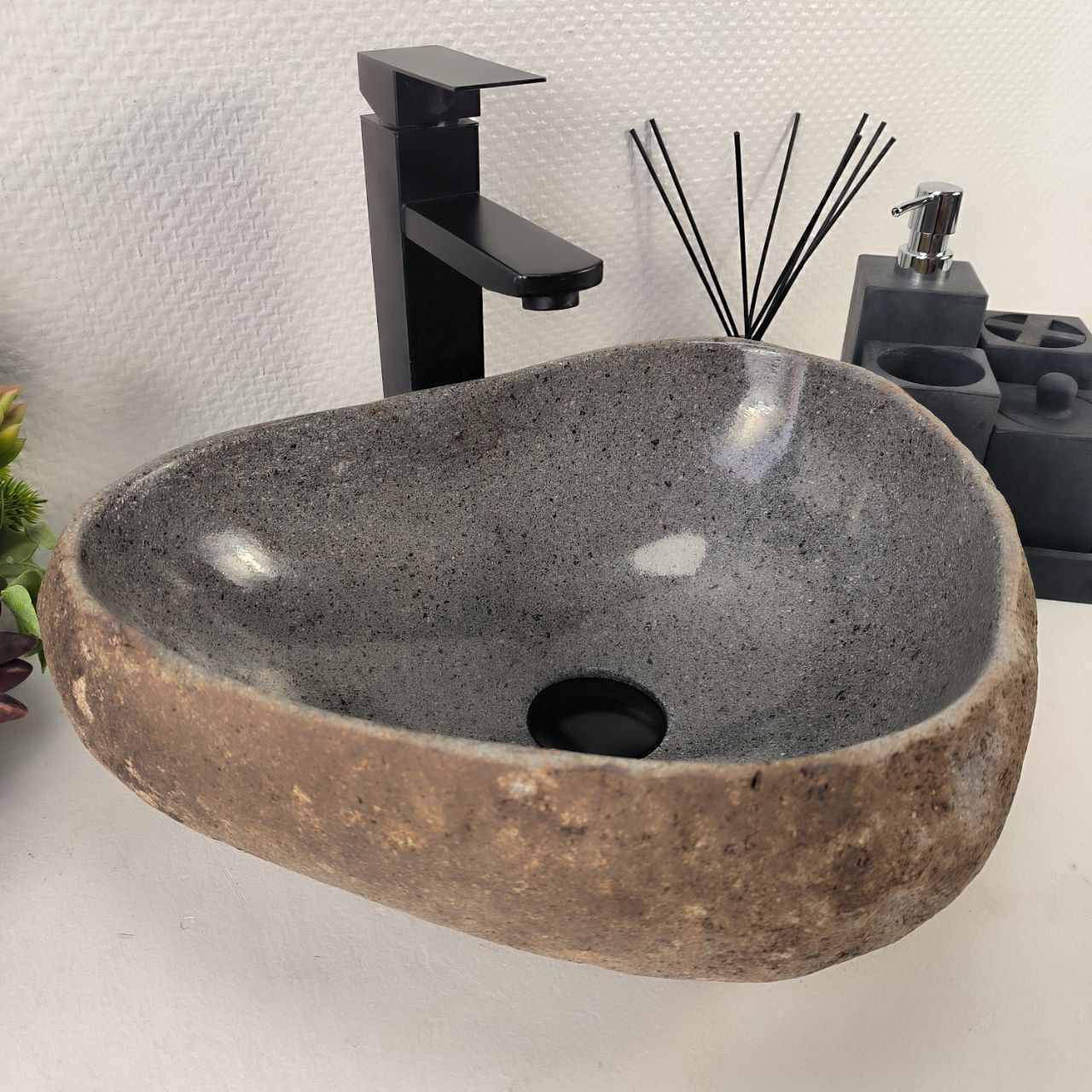 Раковина из речного камня RS-64992 43*34*15 из натурального камня