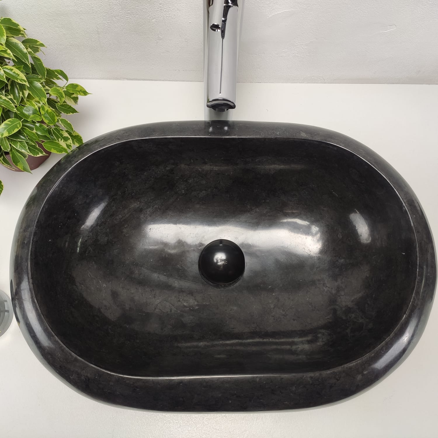 Раковина из мрамора Oval Black OM-60929 (55*38*15) из натурального камня