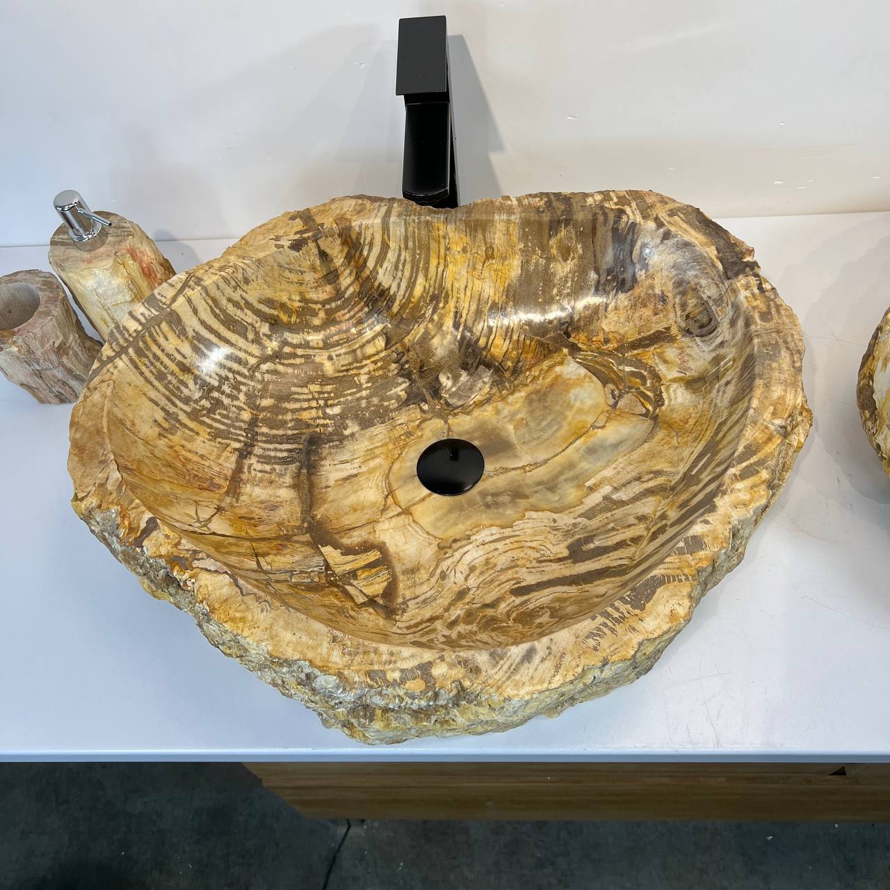 Раковина из окаменелого дерева ПАРА! OD-66907 63*49*15 из натурального камня