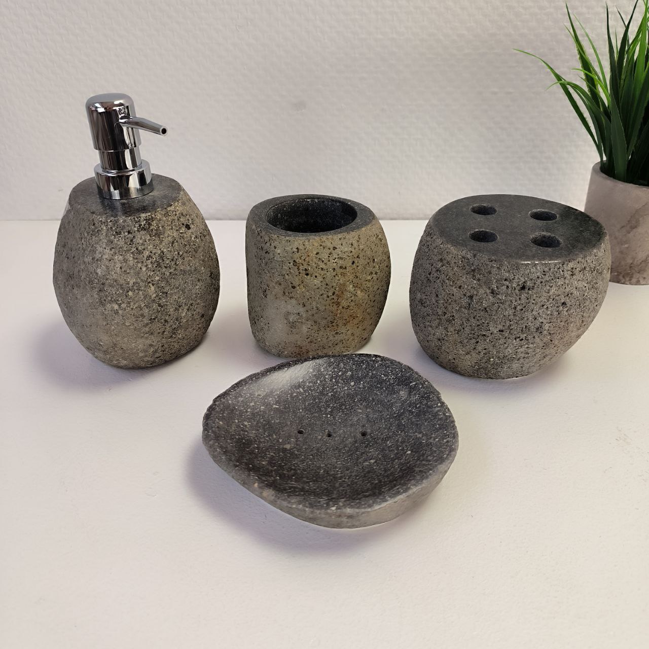 2px3um2s55idb1caq77g1152rkeb274c