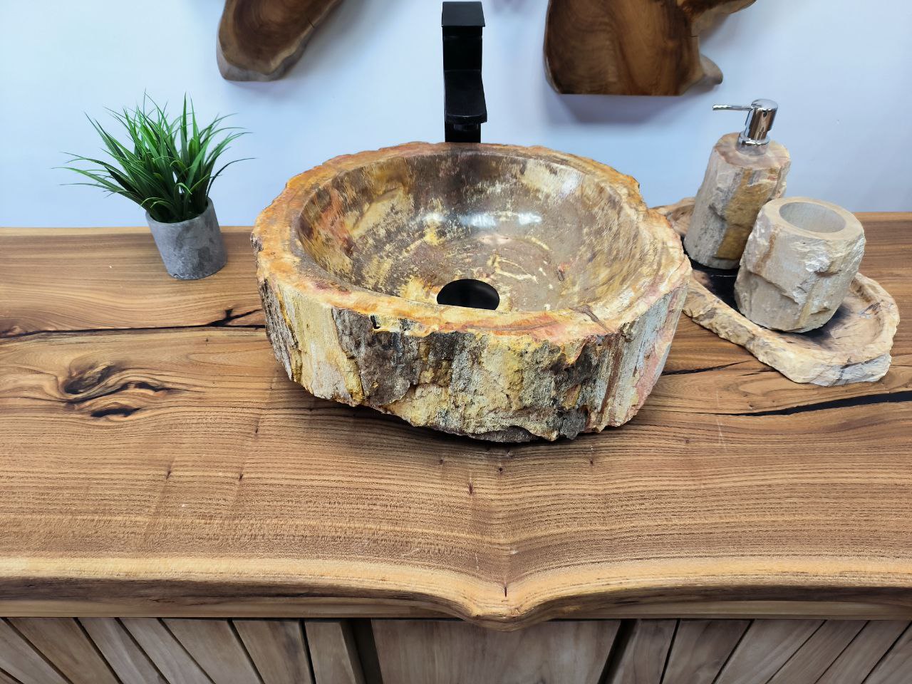 photo_2025-05-14_17-20-43