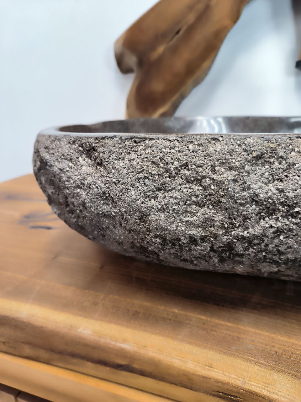 Раковина из речного камня RS-66431 55х42х15 из натурального камня