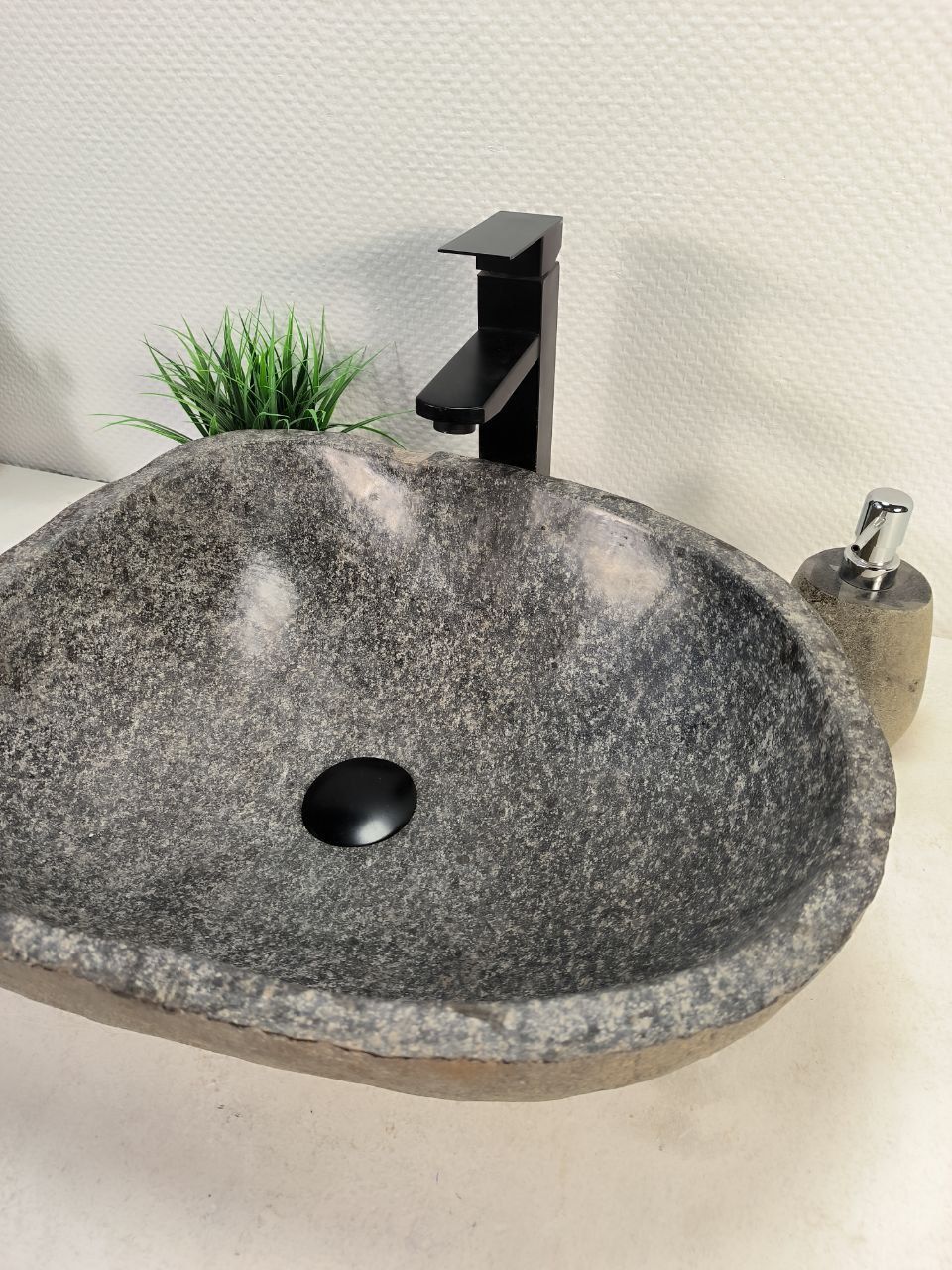 Раковина из речного камня RS-61426 (48*42*15) из натурального камня