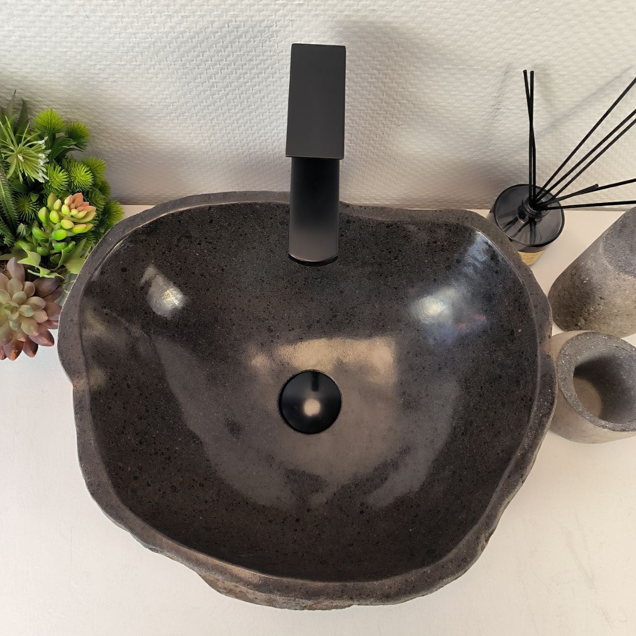Раковина из речного камня RS-65371 45*37*15 из натурального камня