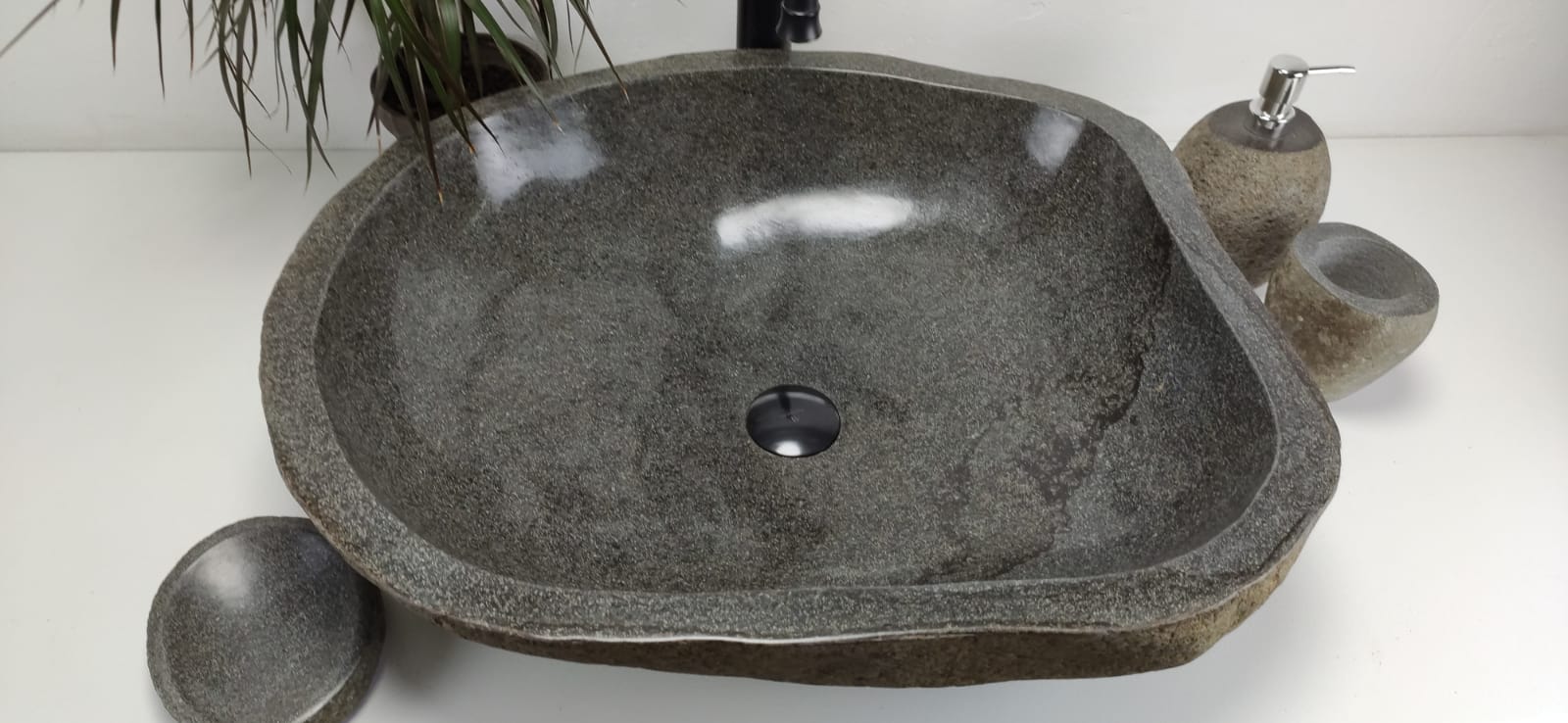 Раковина из речного камня RS-6851 (60*52*15)