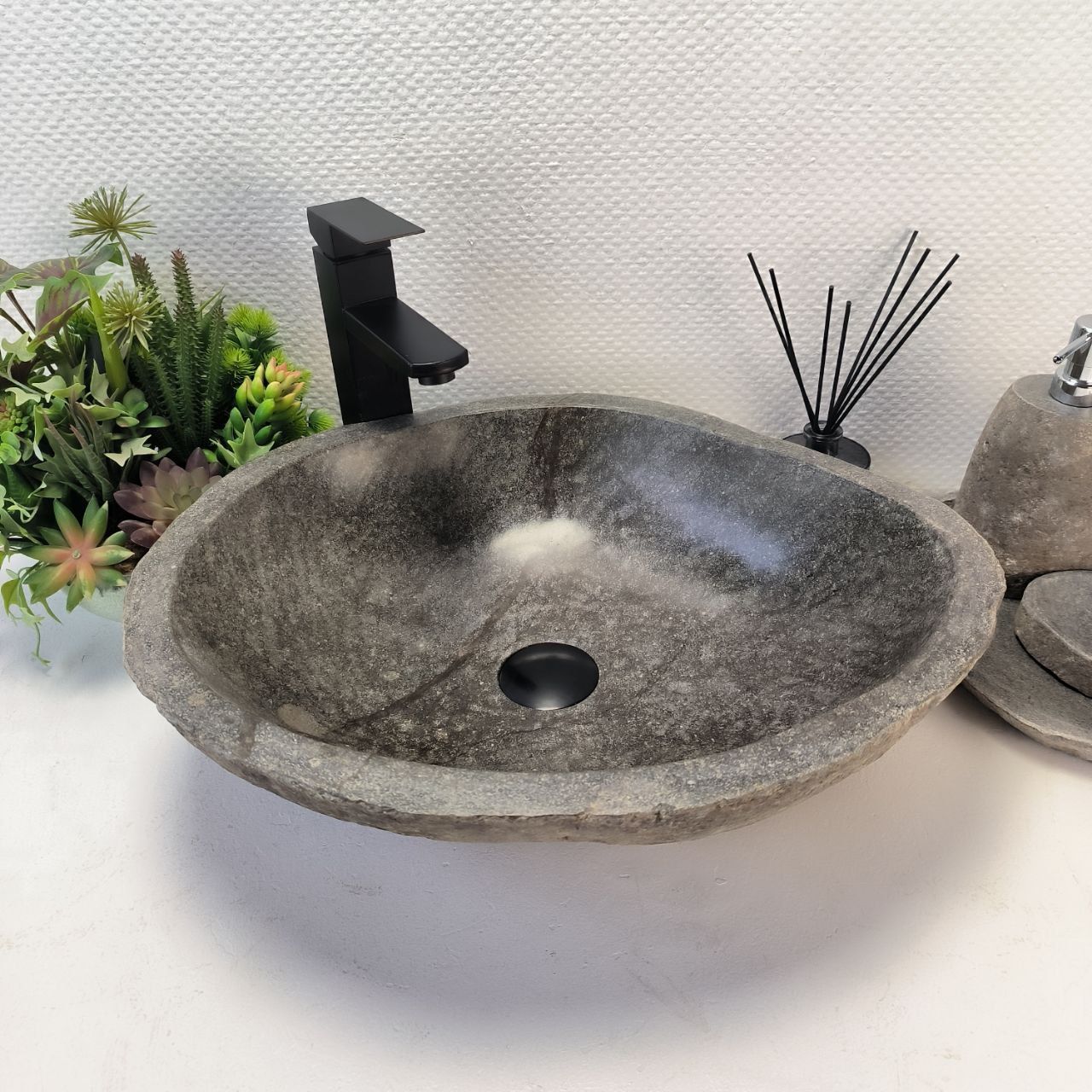 Раковина из речного камня RS-64142 (50*42*15) из натурального камня