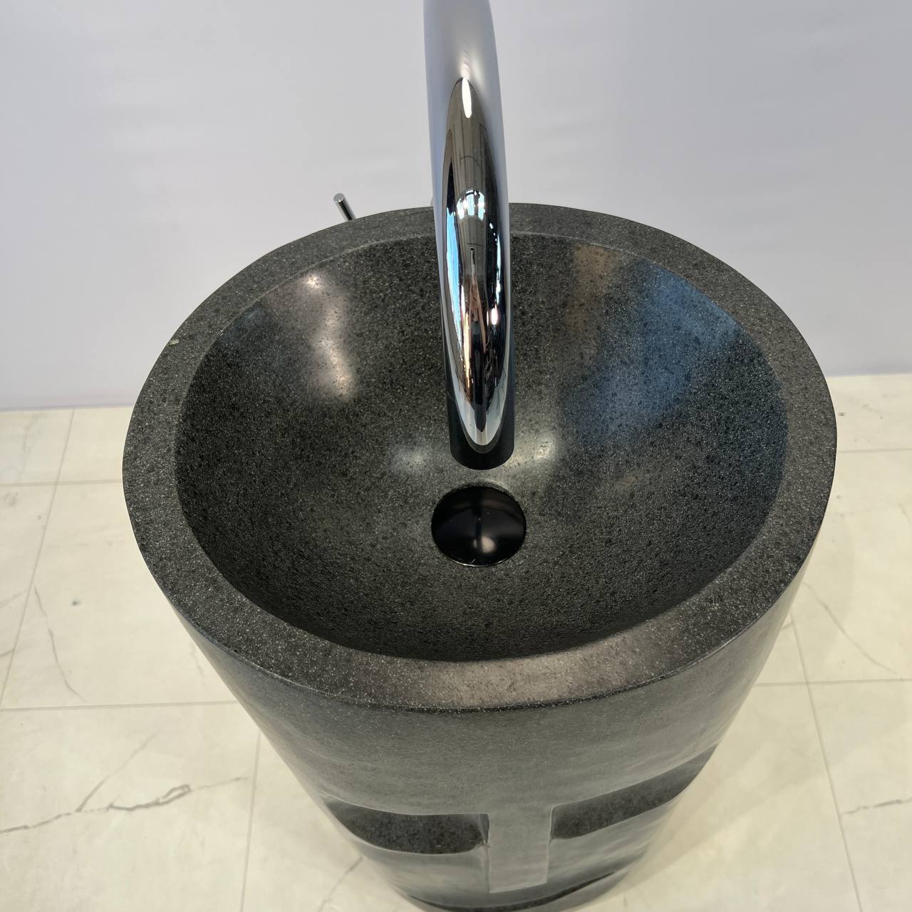 Раковина напольная из речного камня Face RN-67068 40х35х91 из натурального камня