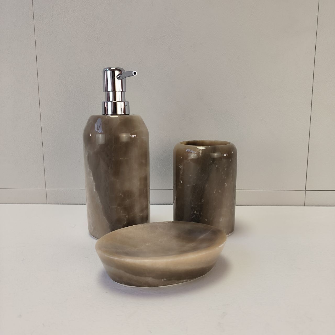 Набор из оникса 3 предм Grey NO-63235  дозатор, стаканчик, мыльница 151