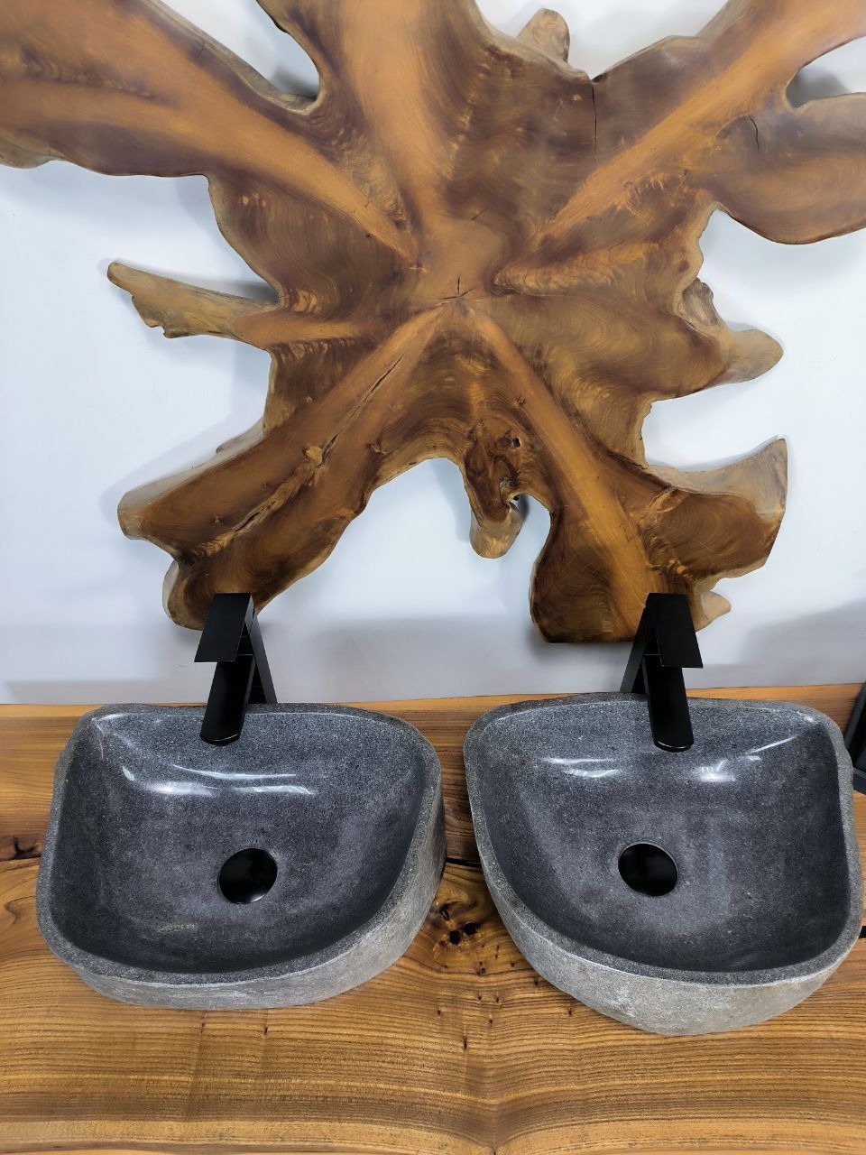 d8b2ec92-1b18-4507-9a14-7fc2bfd3a76b