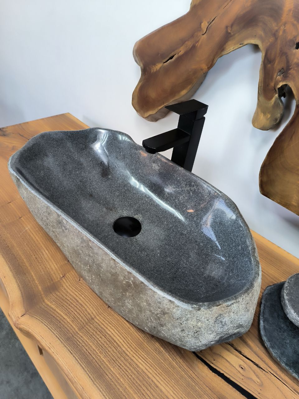 Раковина из речного камня RS-66324 63х33х15 из натурального камня