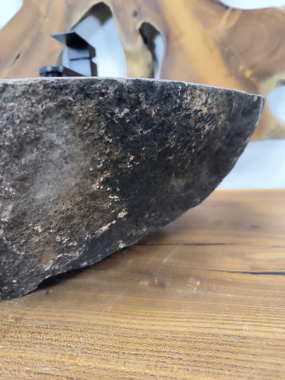 Раковина из речного камня RS-66389 56х38х15 из натурального камня