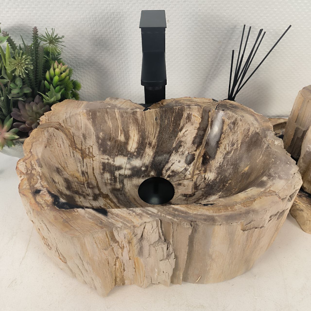 t7qajkfr2l507t8h63iangox9bnnidiz