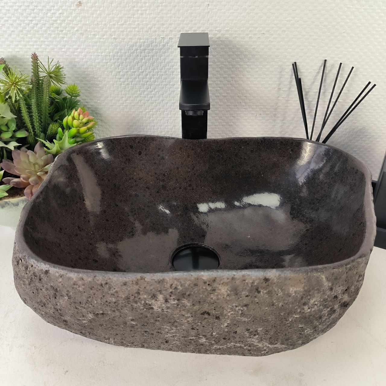 Раковина из речного камня RS-65065 44*33*15 из натурального камня