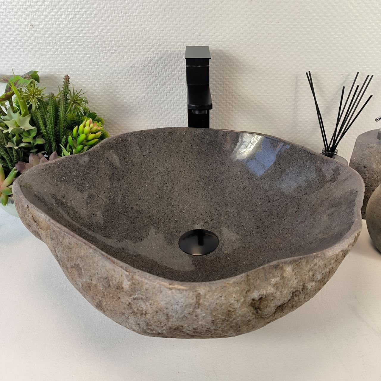 Раковина из речного камня RS-65364 50*44*16 из натурального камня