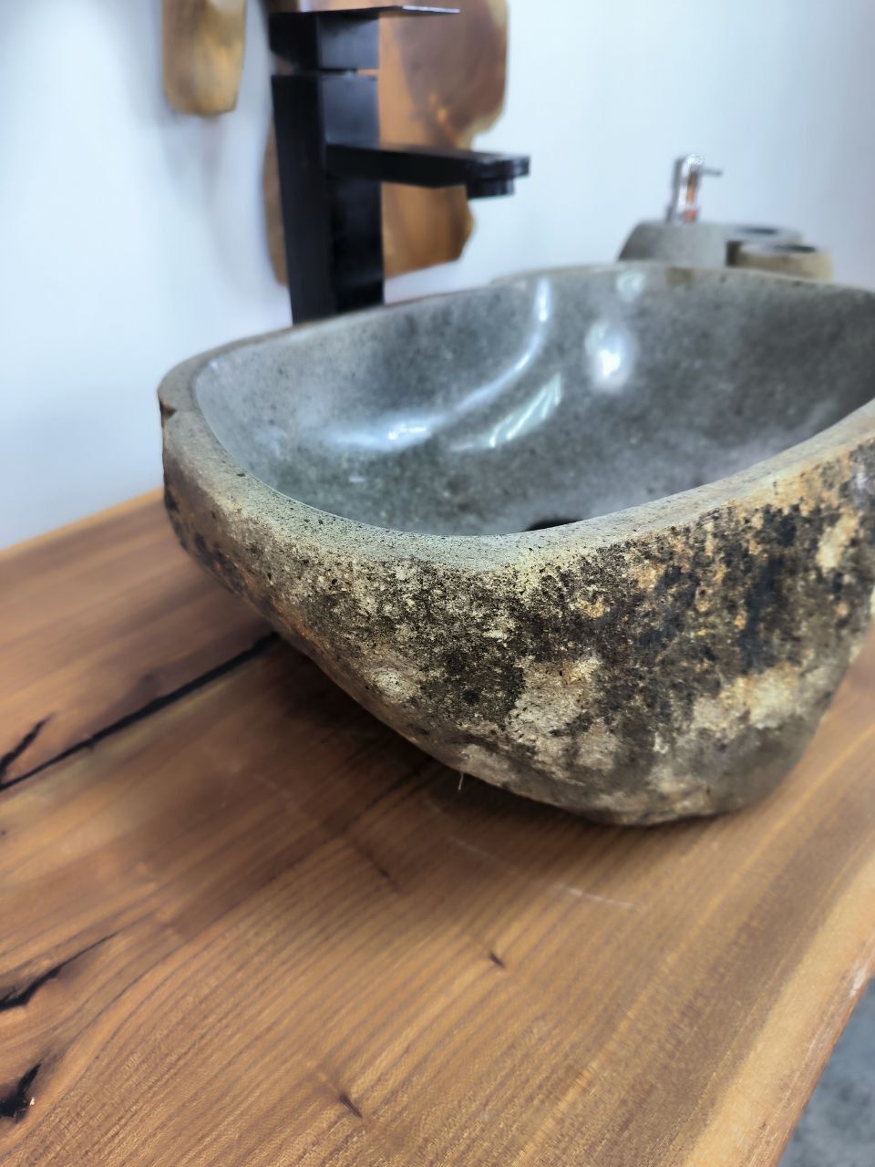 Раковина из речного камня RS-66300 46х29х15 из натурального камня