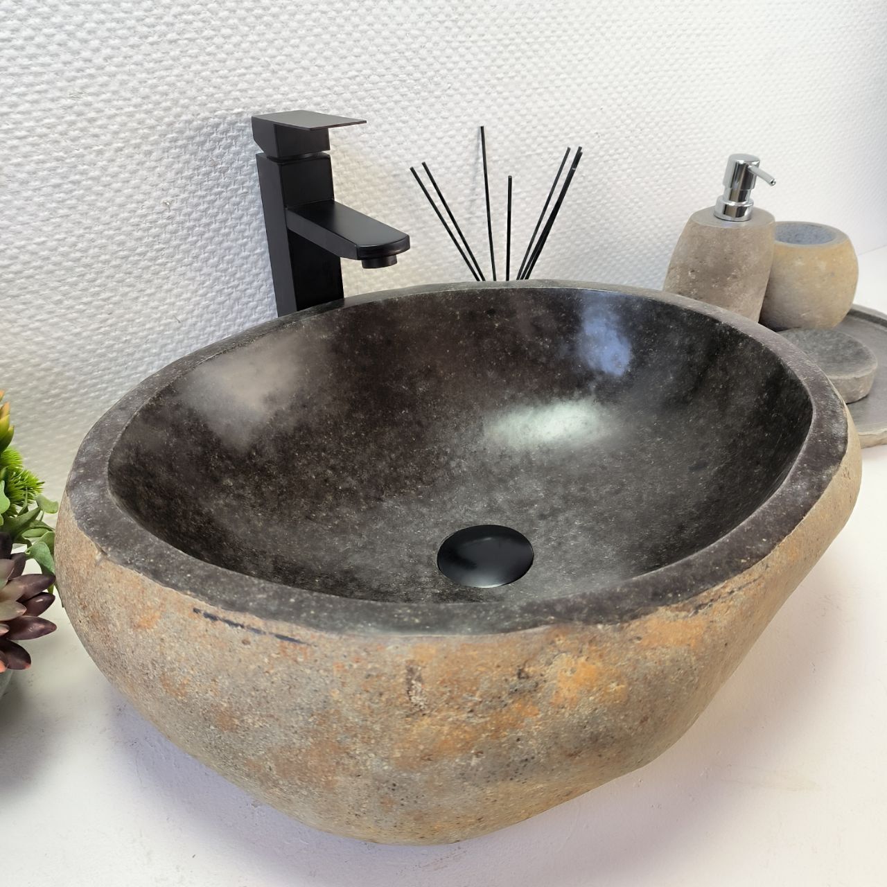 Раковина из речного камня RS-64128 (49*41*15) из натурального камня