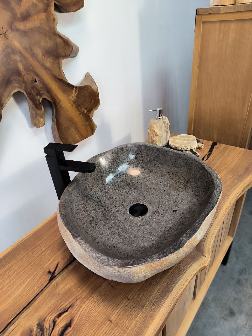 Раковина из речного камня RS-65896 54х49х15 из натурального камня
