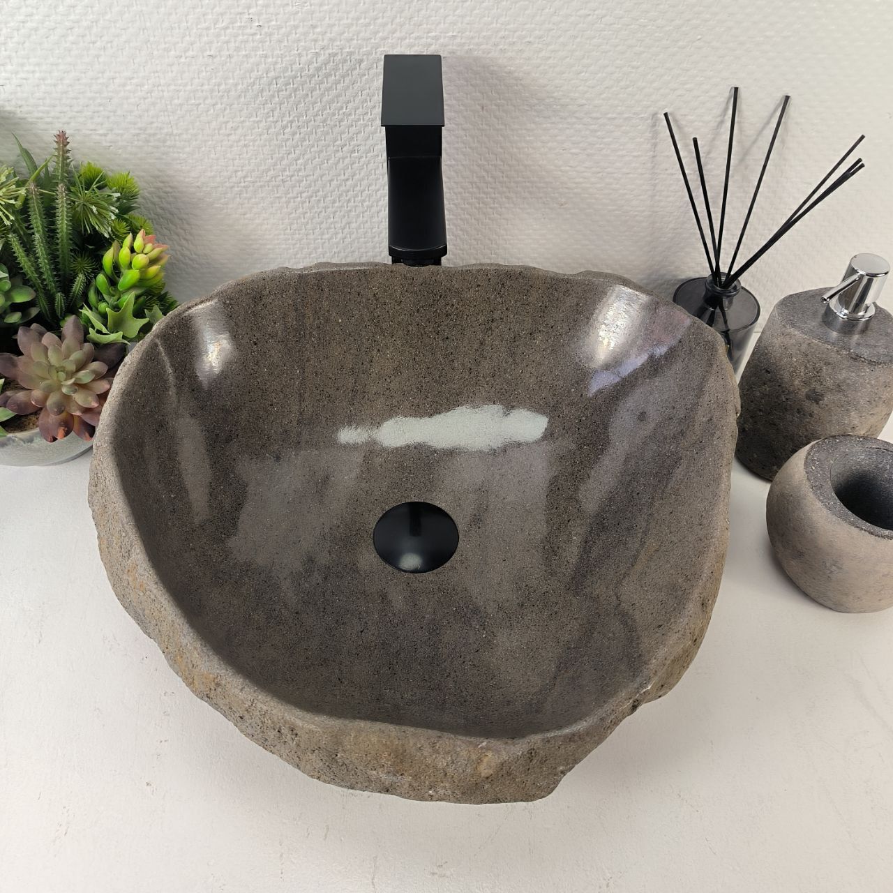 Раковина из речного камня RS-65443 46*42*15 из натурального камня
