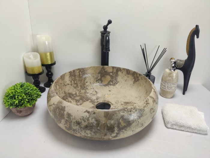 92d3945f-5af6-ca59-8a84-3d1da3a6f48f