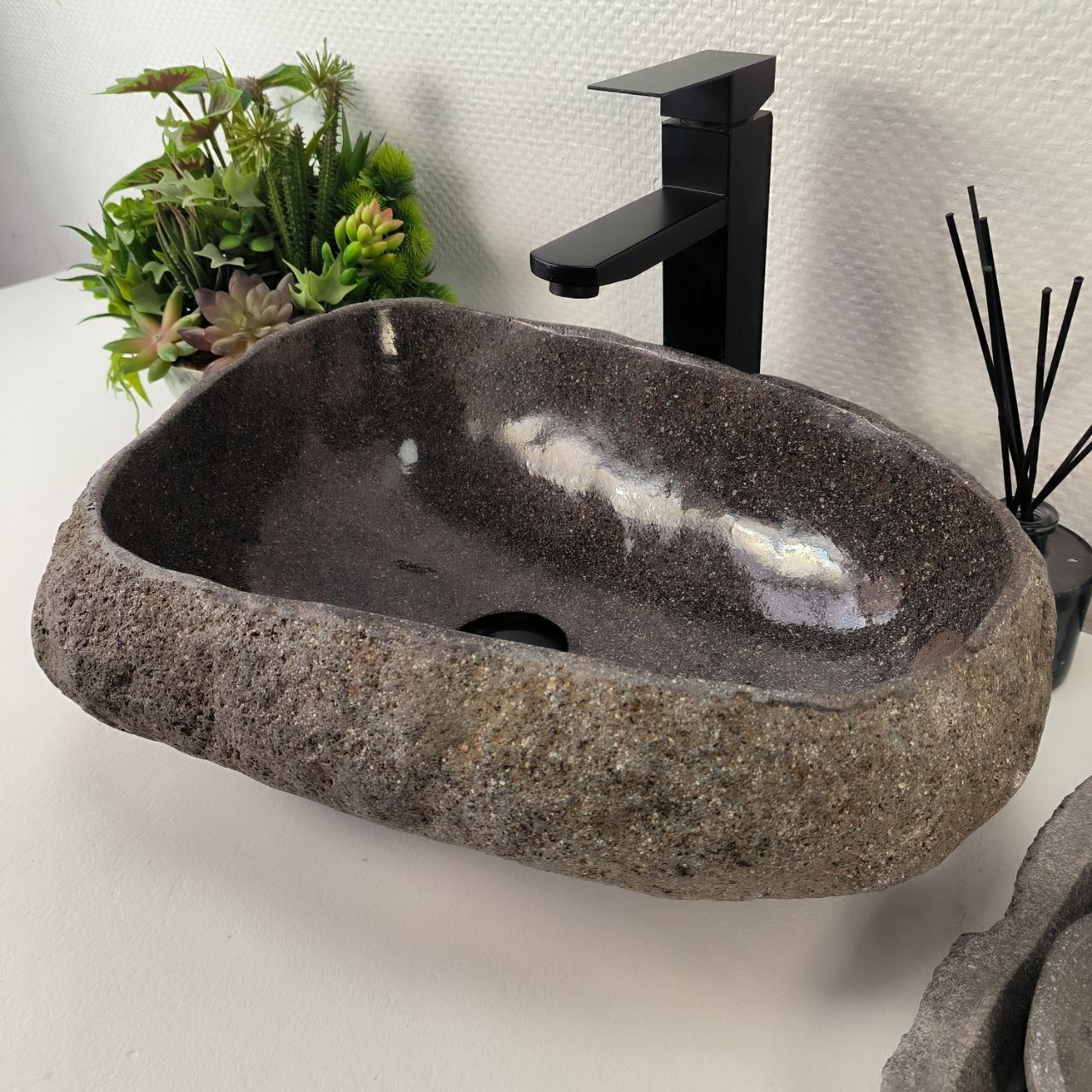 Раковина из речного камня RS-64886 50*36*15 из натурального камня