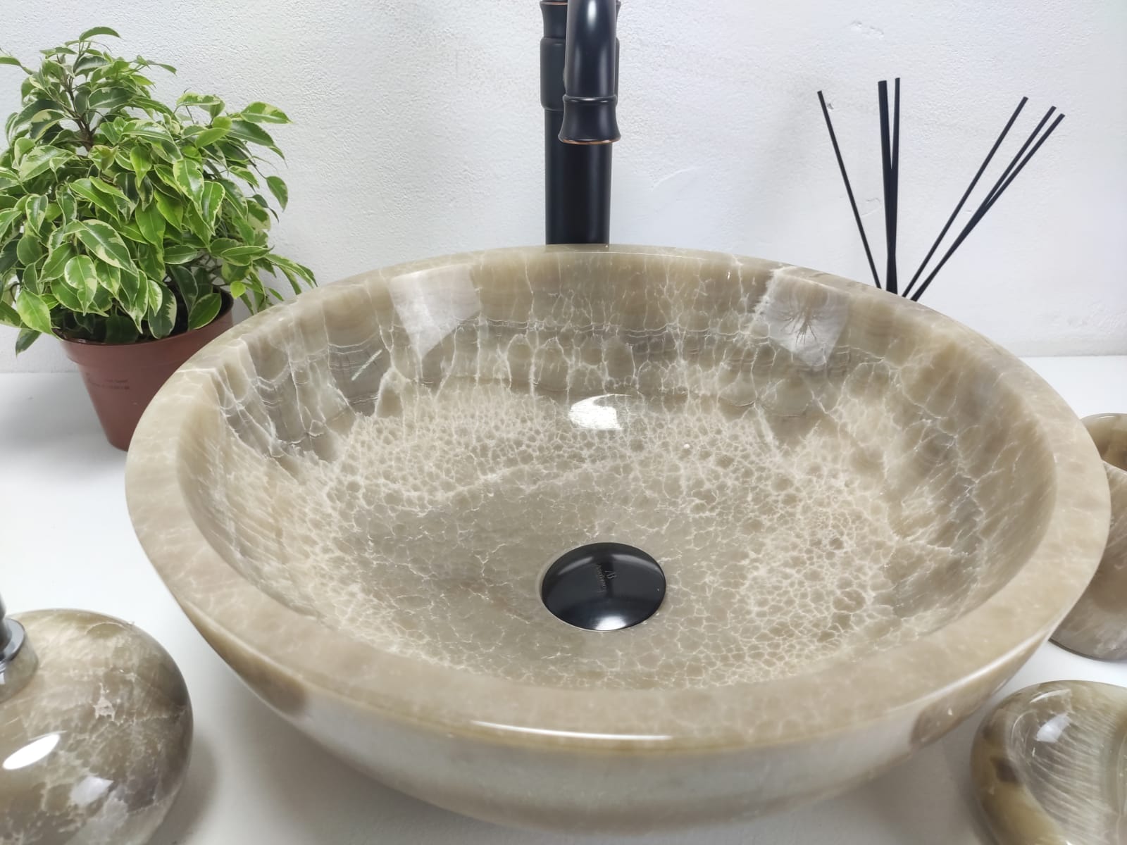 0yfjw275q2jlt5usk2ue6vkyqj00zo3s