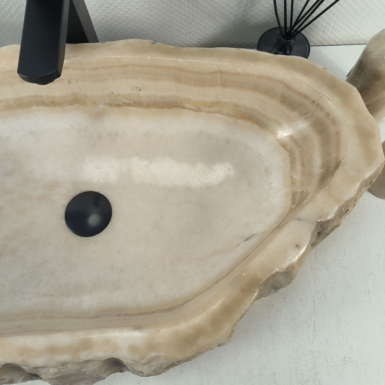 th6kkyoe4kqrow0kt9uzn3dnuybczlwe