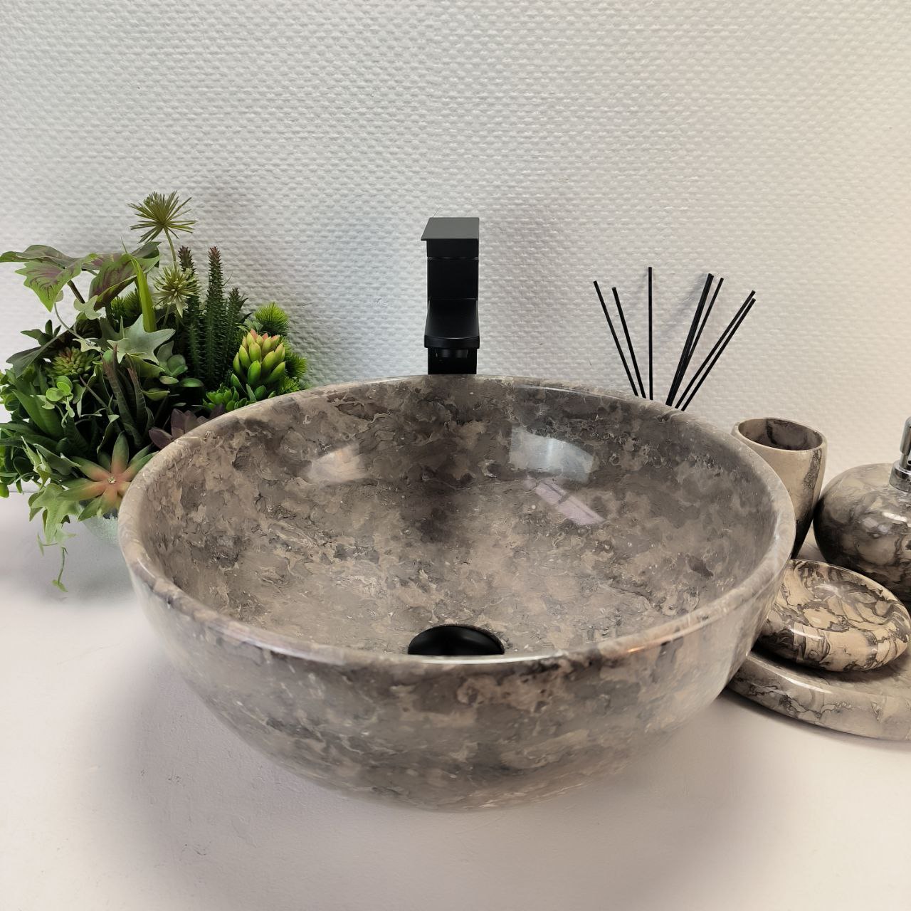 yshlhcvc0h5e8m981ru4e4c013reoln1