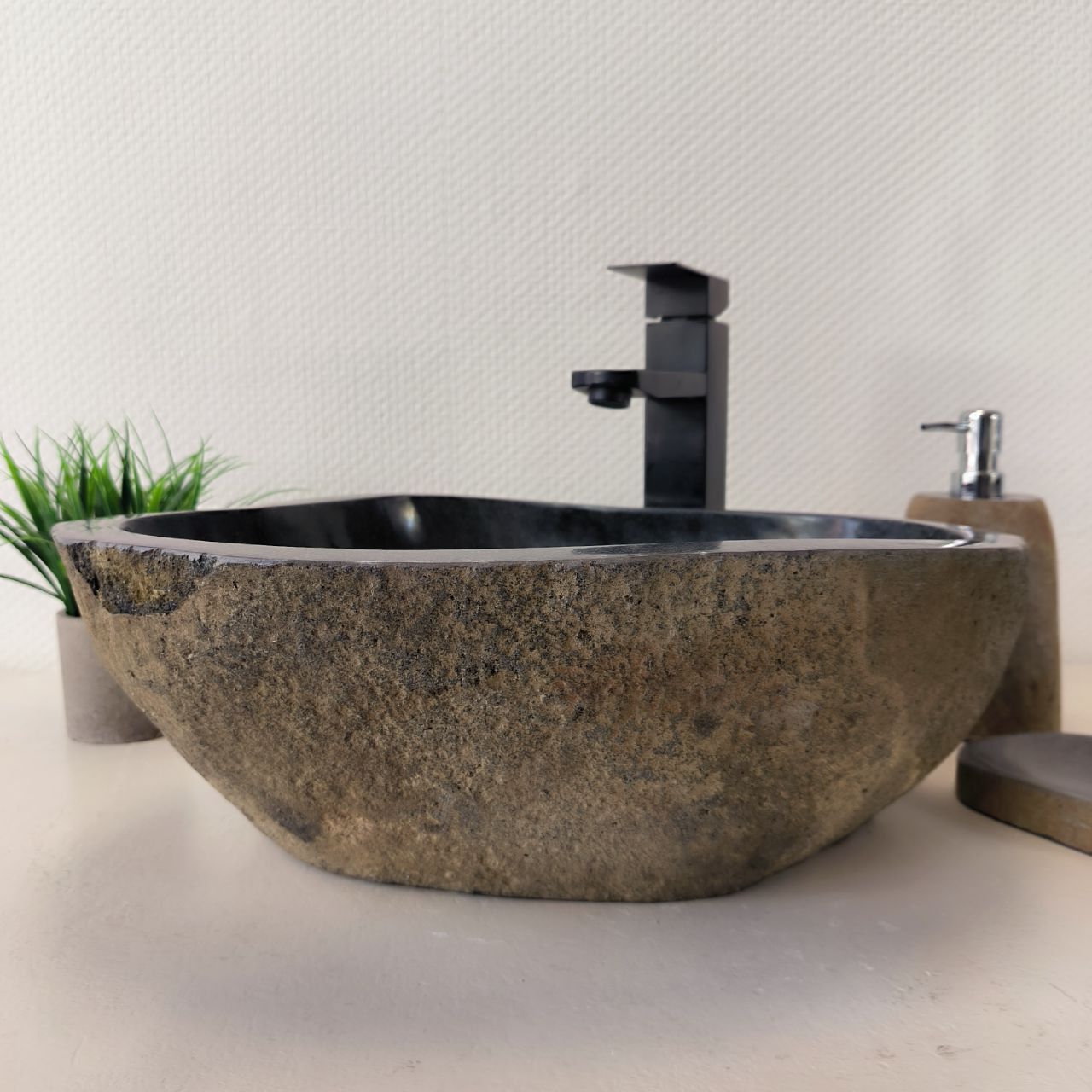 Раковина из речного камня RS-66025 43х37х15 из натурального камня