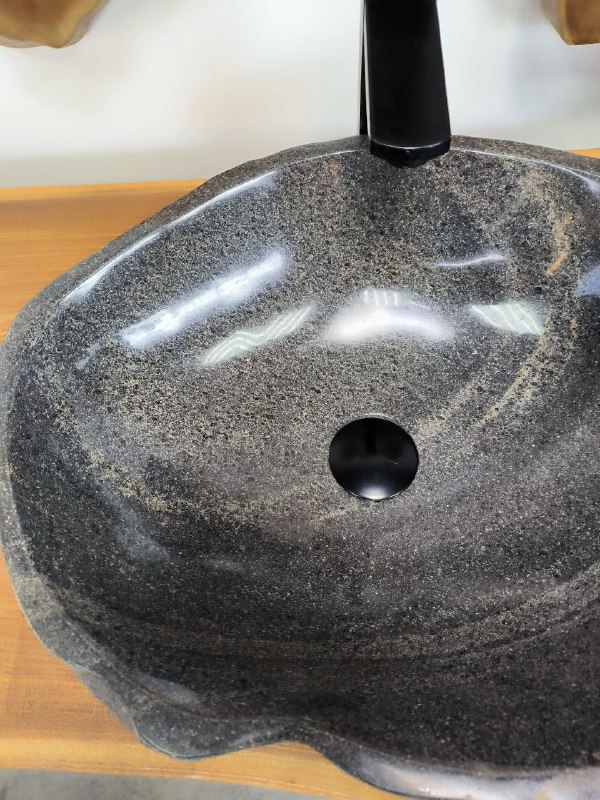 08b6c409-0f05-44d9-b862-a162a53407f2