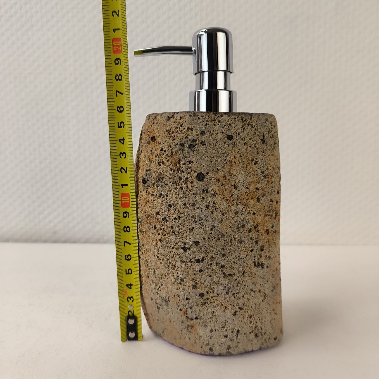 Дозатор из речного камня DRC-63765 (143)