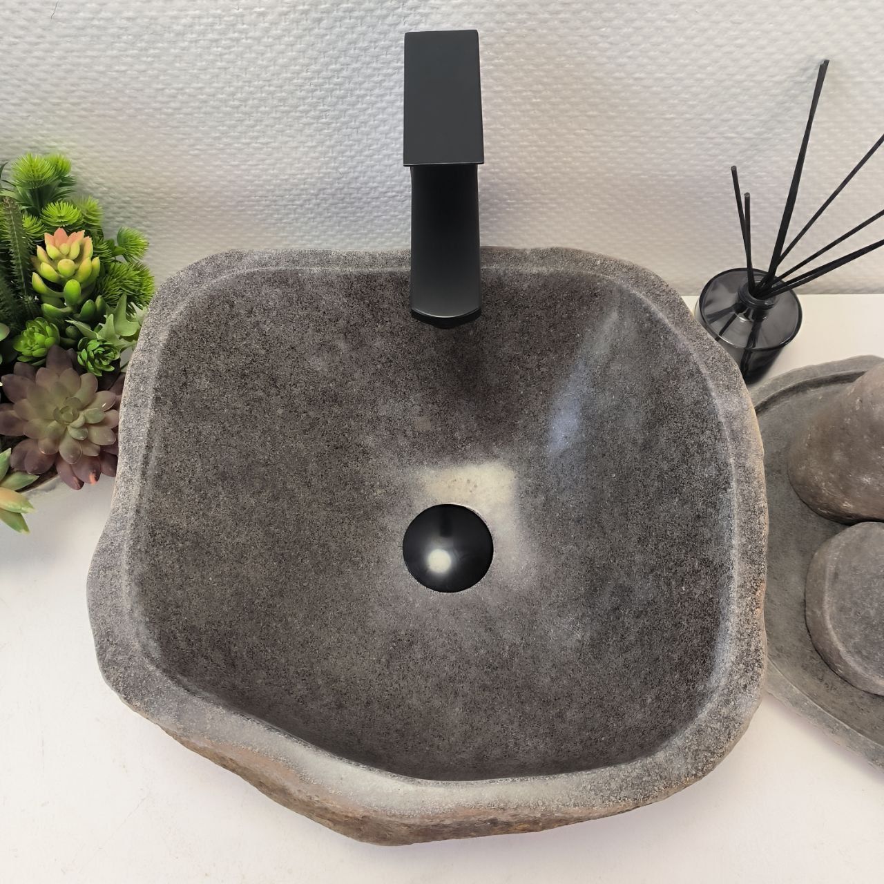 Раковина из речного камня RS-63477 (40*37*15) из натурального камня