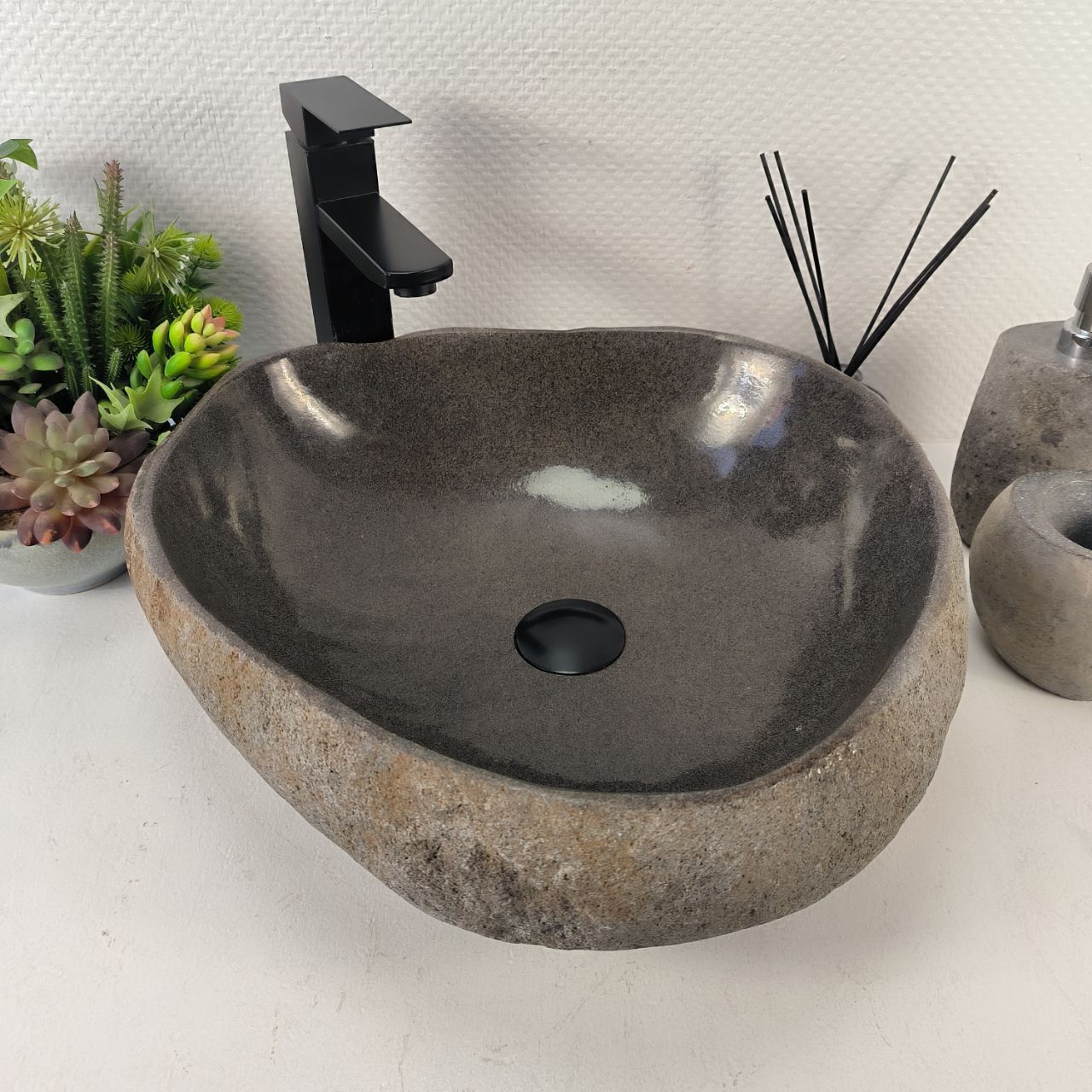 Раковина из речного камня RS-65466 45*41*15 из натурального камня