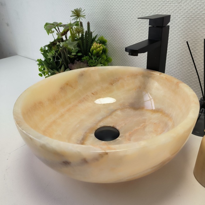 1m4yefsxr2xhhk5g2i78aki76ogj8wdq