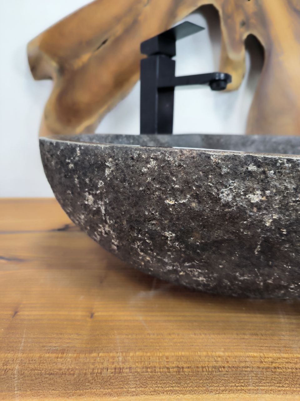 Раковина из речного камня RS-66428 56х40х15 из натурального камня