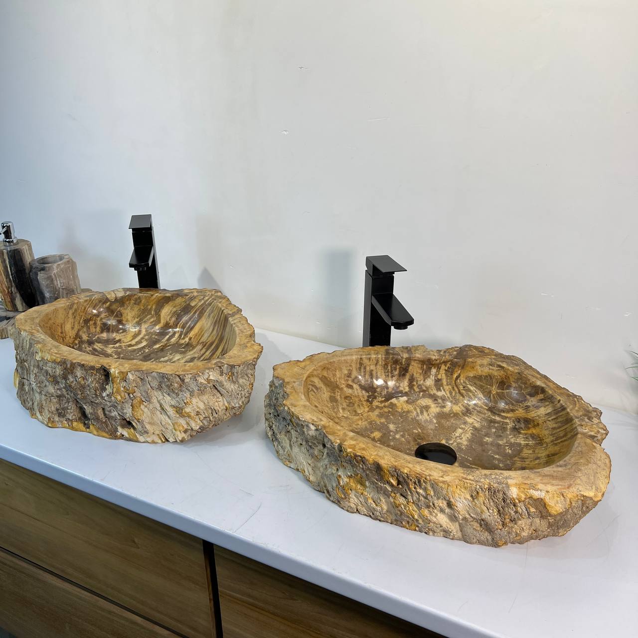 Раковина из окаменелого дерева ПАРА! OD-67024 54*42*15 из натурального камня