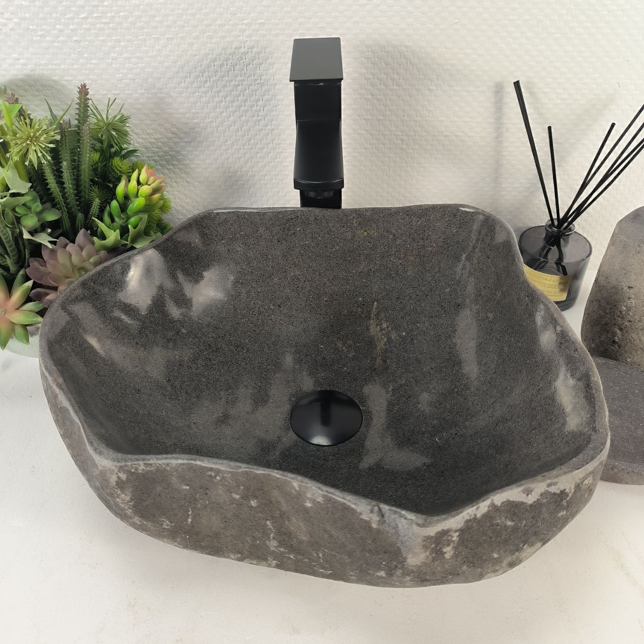 Раковина из речного камня RS-65190 42*38*15 из натурального камня