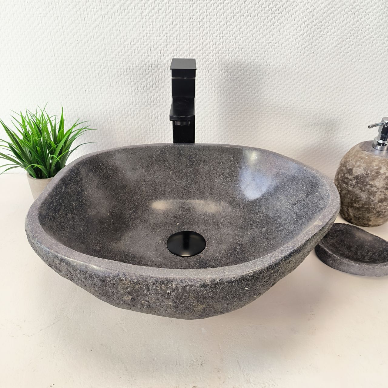 Раковина из речного камня RS-66013 46х37х15 из натурального камня