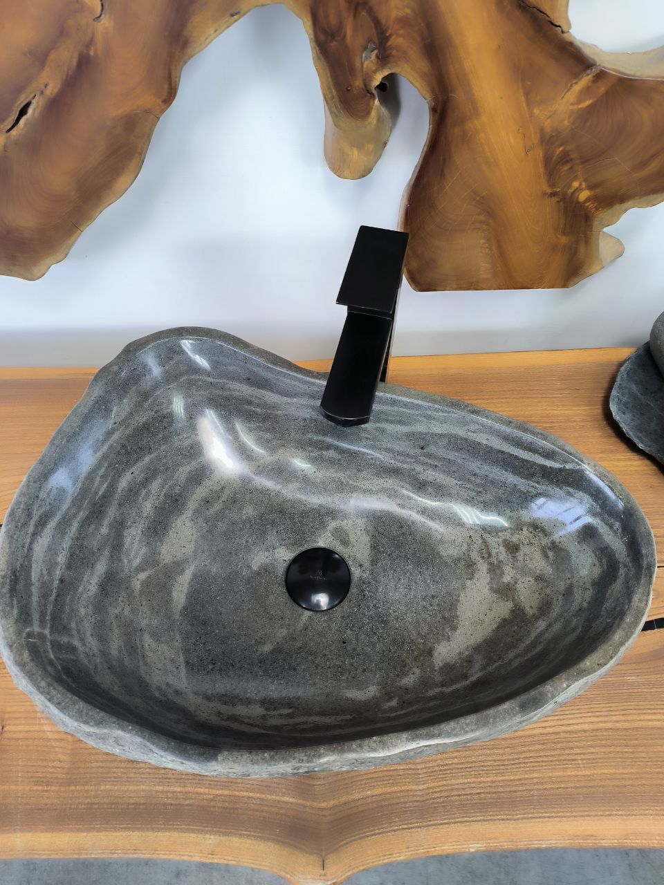 Раковина из речного камня RS-66480 55х42х15 из натурального камня
