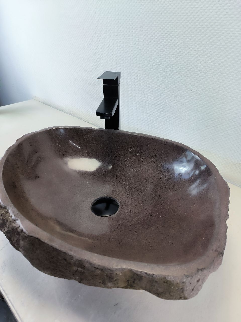 Раковина из речного камня RS-66232 54х42х15 из натурального камня