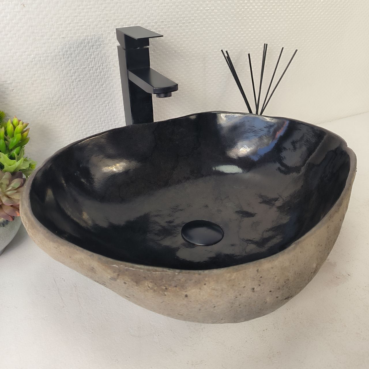Раковина из речного камня RS-65313 48*41*15 из натурального камня