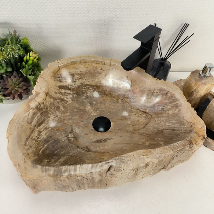 n0smn8ls0sx95zspn3z2lsr3qie42w6b