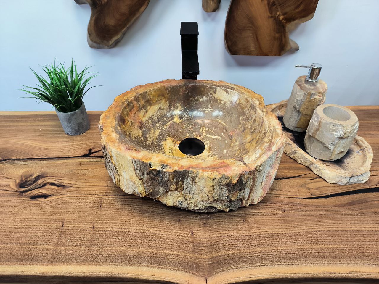 photo_2025-05-14_17-20-42