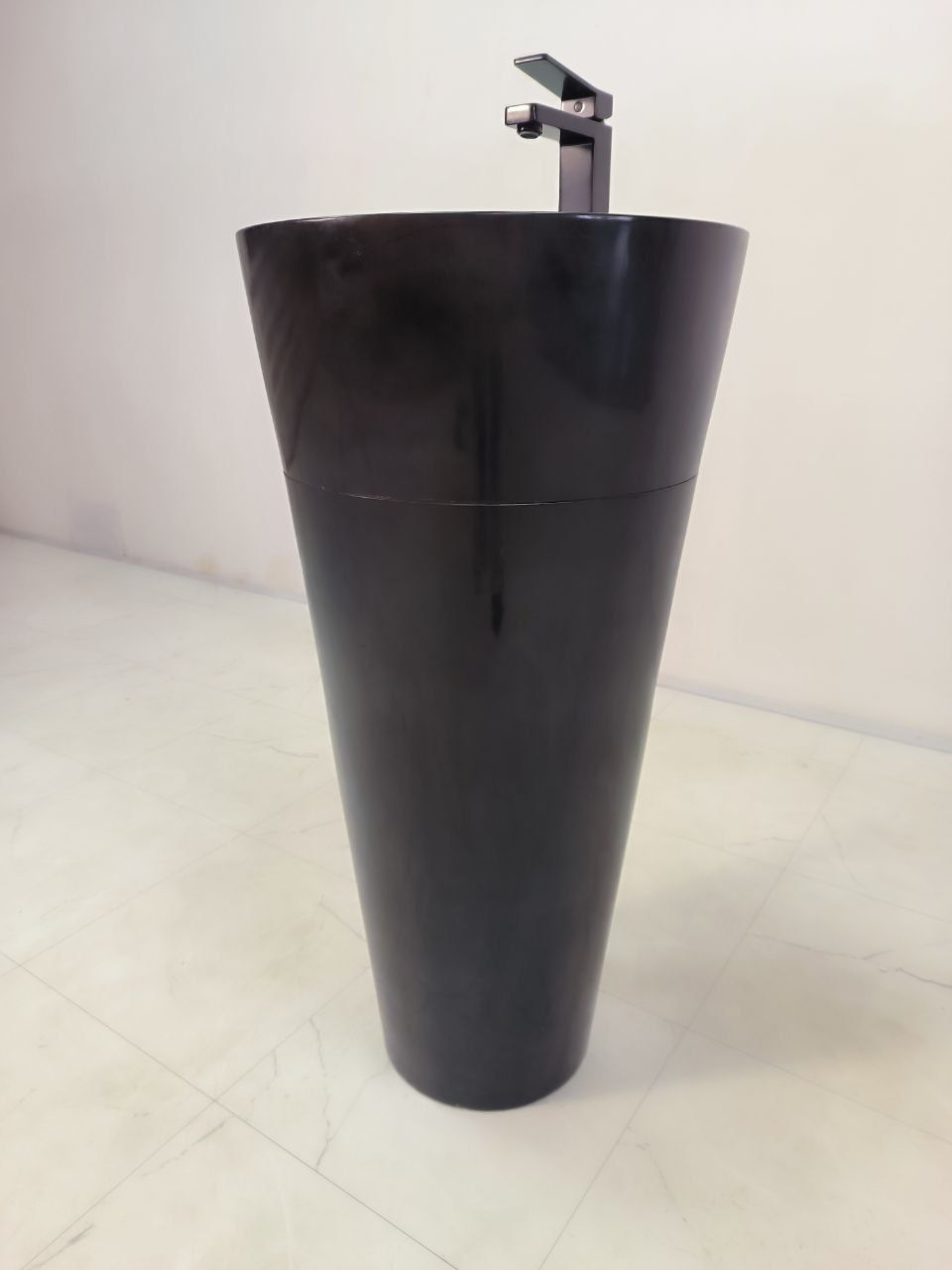 Раковина напольная из мрамора Black MN-61363 (45*45*90)