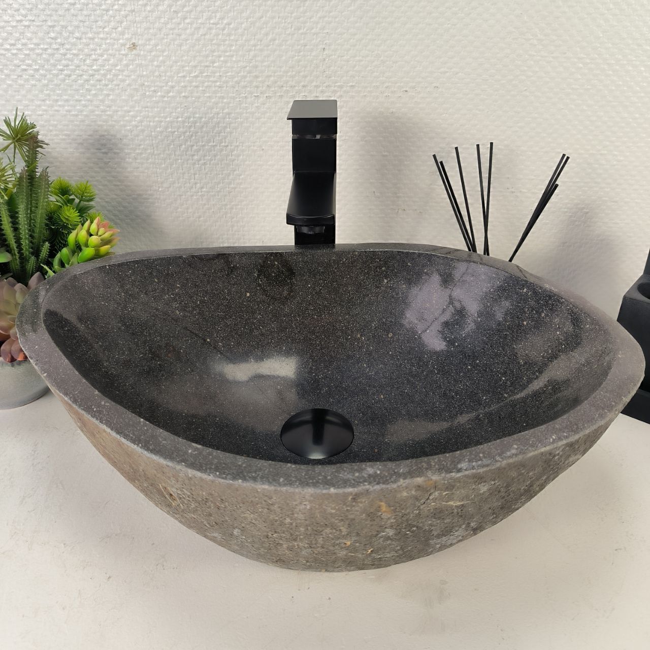Раковина из речного камня RS-65037 51*36*16 из натурального камня