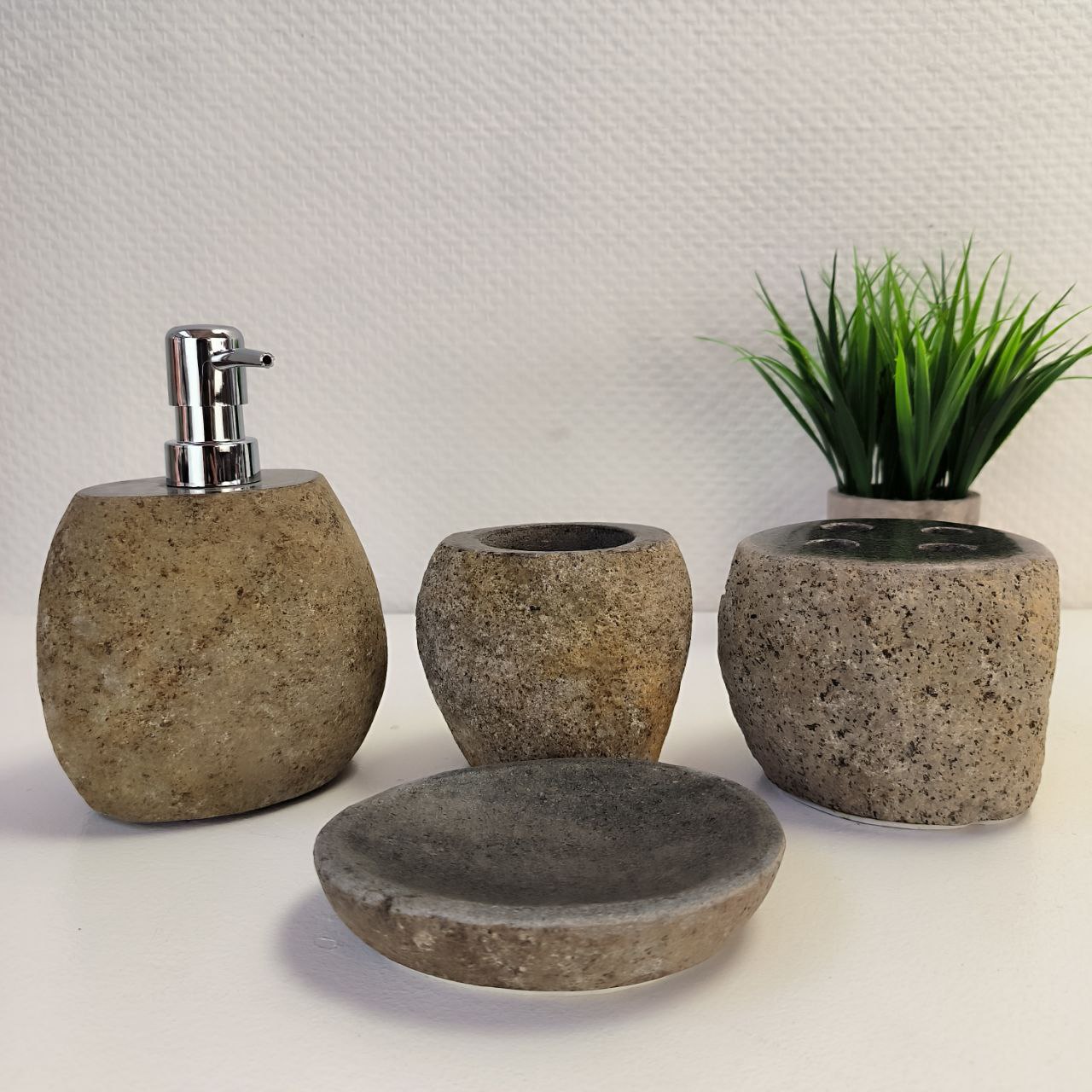 fymy2c7j1jfiaiig1opg6hwej8z0vfpl