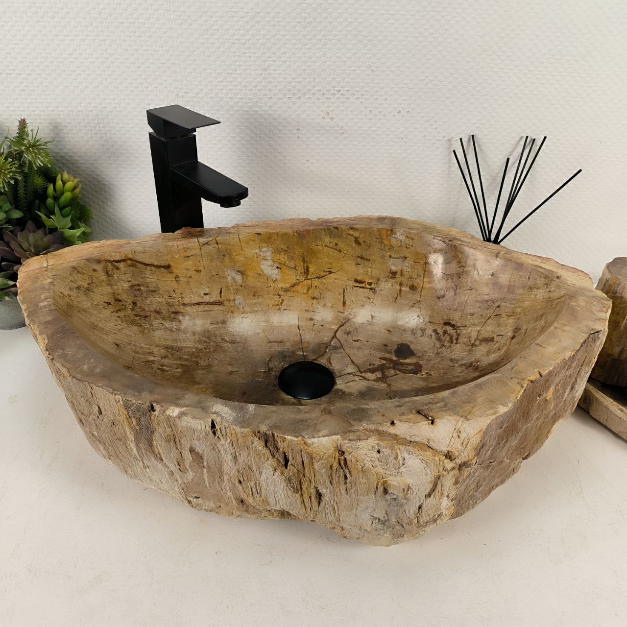 j9l5r7god7m7vkc92tlffpqd8px12rw2