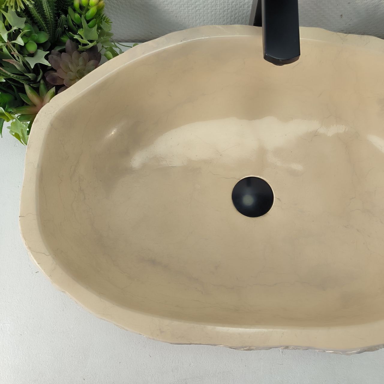 Раковина из мрамора Erozy Cream EM-64947 64*43*16 из натурального камня