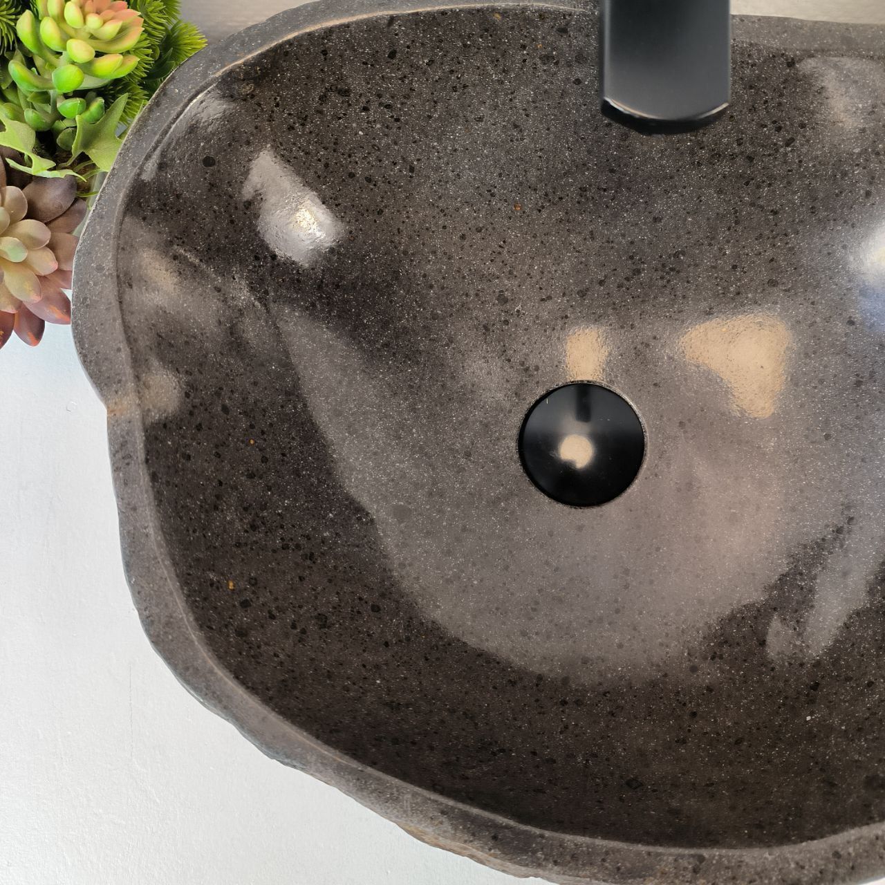 Раковина из речного камня RS-65371 45*37*15 из натурального камня